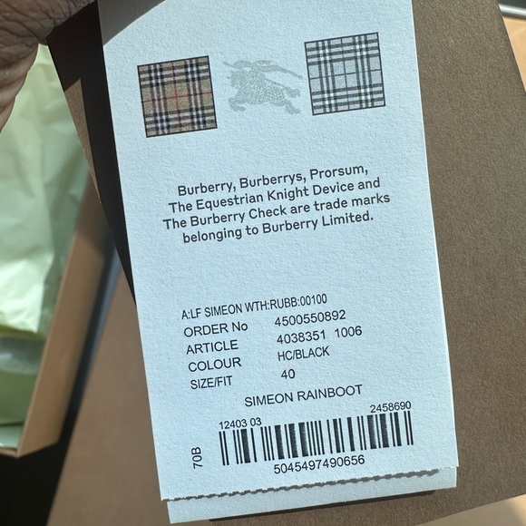 Brand new never use Burberry rain boots size 40 - Picture 4 of 4